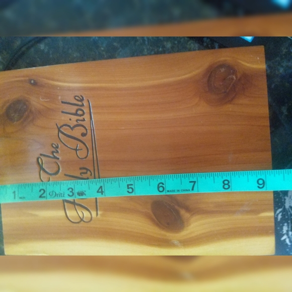 Holy Bible Catholic Memorial Edition 1976 - Picture 13 of 16